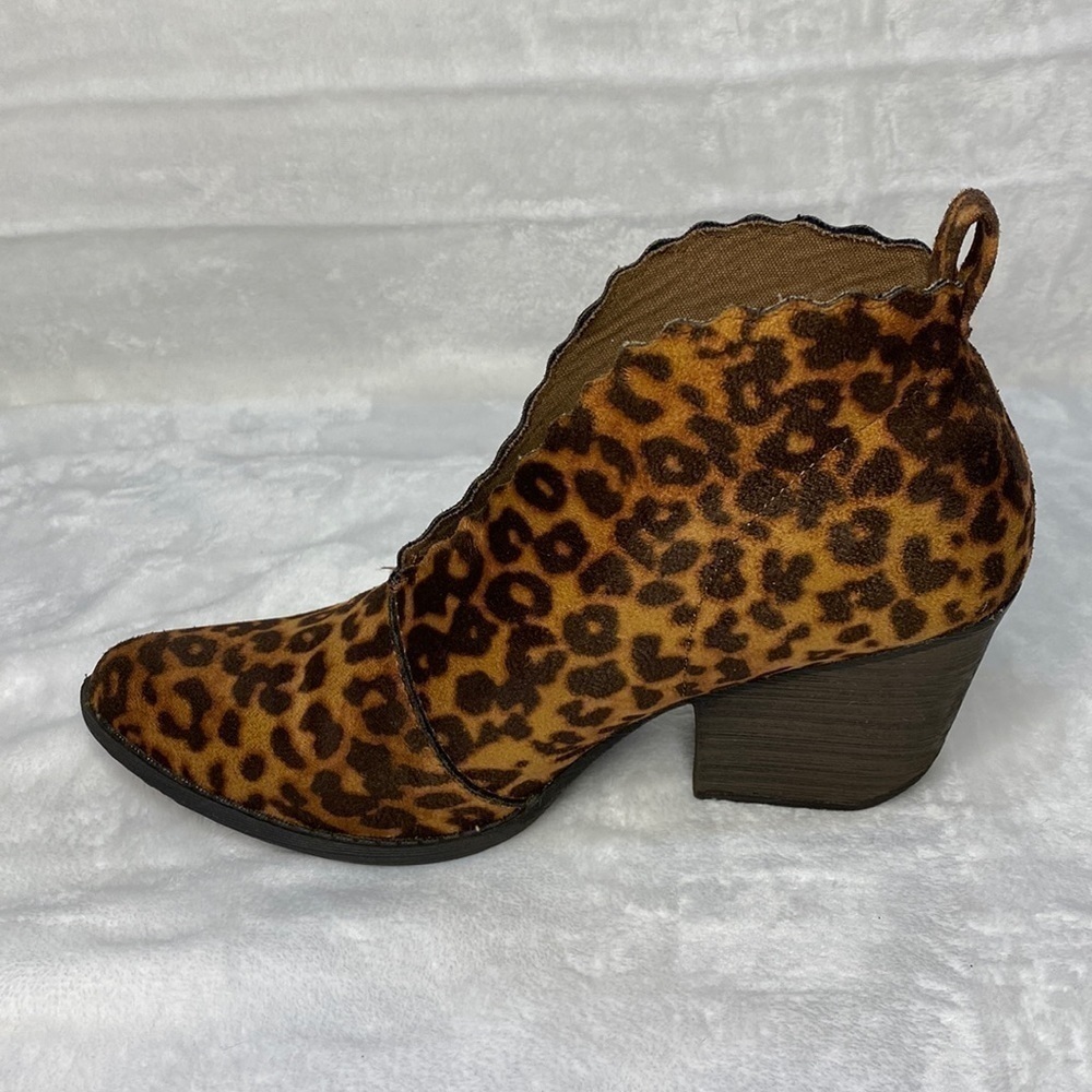 𝅺coconuts by Matisse Addie Leopard Print Ankle Booties Size 6.5M - Picture 9 of 16